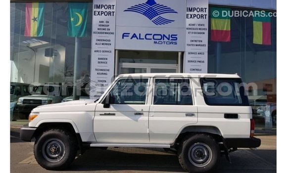Nunua Imported Toyota Land Cruiser Nyeupe Gari ndani ya Import - Dubai nchini Arusha Nunua Imported Toyota Land Cruiser Nyeupe Gari ndani ya Import - Dubai nchini Arusha