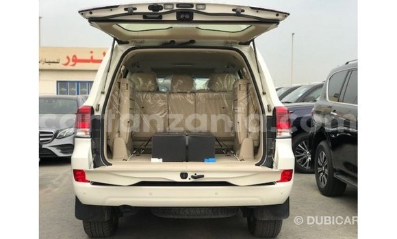 Buy Import Toyota Land Cruiser White Car in Import - Dubai in Arusha Buy Import Toyota Land Cruiser White Car in Import - Dubai in Arusha