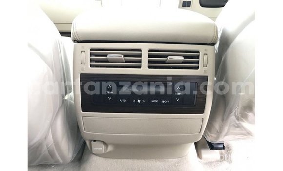 Buy Import Toyota Land Cruiser White Car in Import - Dubai in Arusha Buy Import Toyota Land Cruiser White Car in Import - Dubai in Arusha