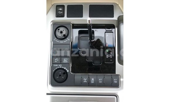 Buy Import Toyota Land Cruiser White Car in Import - Dubai in Arusha Buy Import Toyota Land Cruiser White Car in Import - Dubai in Arusha