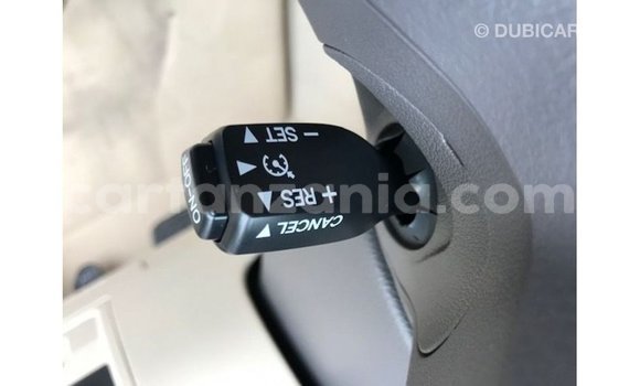 Nunua Imported Toyota Land Cruiser Nyeupe Gari ndani ya Import - Dubai nchini Arusha Nunua Imported Toyota Land Cruiser Nyeupe Gari ndani ya Import - Dubai nchini Arusha