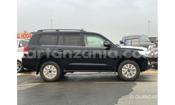 Buy Import Toyota Land Cruiser Black Car in Import - Dubai in Arusha Buy Import Toyota Land Cruiser Black Car in Import - Dubai in Arusha