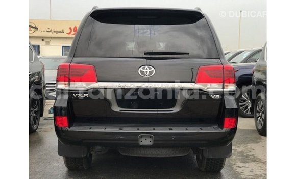 Nunua Imported Toyota Land Cruiser Nyeusi Gari ndani ya Import - Dubai nchini Arusha Nunua Imported Toyota Land Cruiser Nyeusi Gari ndani ya Import - Dubai nchini Arusha