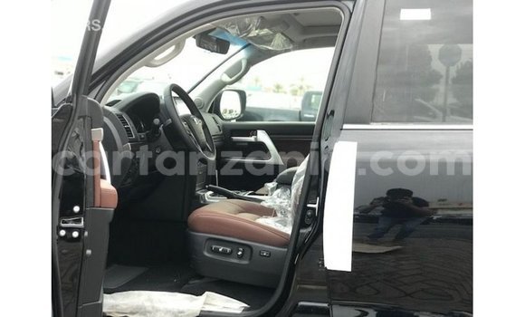 Nunua Imported Toyota Land Cruiser Nyeusi Gari ndani ya Import - Dubai nchini Arusha Nunua Imported Toyota Land Cruiser Nyeusi Gari ndani ya Import - Dubai nchini Arusha