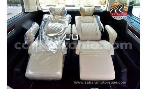 Buy Import Toyota Granvia White Car in Import - Dubai in Arusha Buy Import Toyota Granvia White Car in Import - Dubai in Arusha