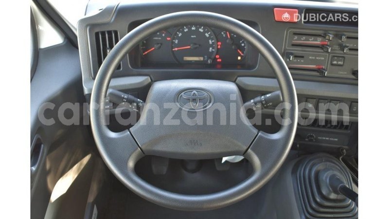 Big with watermark toyota coaster arusha import dubai 9275