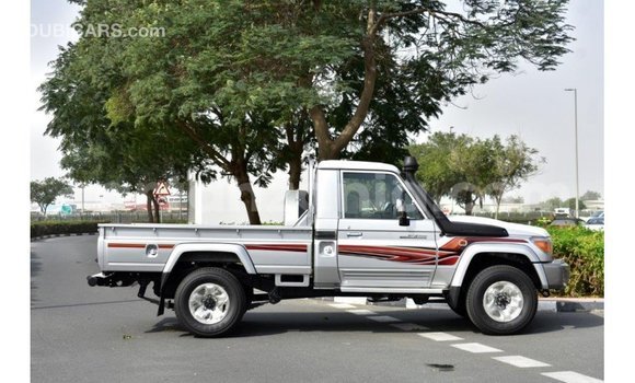 Nunua Imported Toyota Land Cruiser Nyingine Gari ndani ya Import - Dubai nchini Arusha Nunua Imported Toyota Land Cruiser Nyingine Gari ndani ya Import - Dubai nchini Arusha
