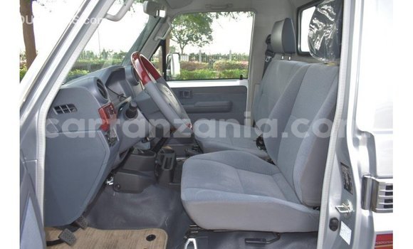 Nunua Imported Toyota Land Cruiser Nyingine Gari ndani ya Import - Dubai nchini Arusha Nunua Imported Toyota Land Cruiser Nyingine Gari ndani ya Import - Dubai nchini Arusha