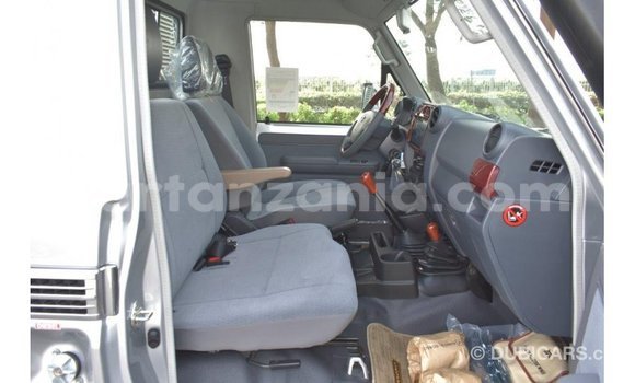 Nunua Imported Toyota Land Cruiser Nyingine Gari ndani ya Import - Dubai nchini Arusha Nunua Imported Toyota Land Cruiser Nyingine Gari ndani ya Import - Dubai nchini Arusha