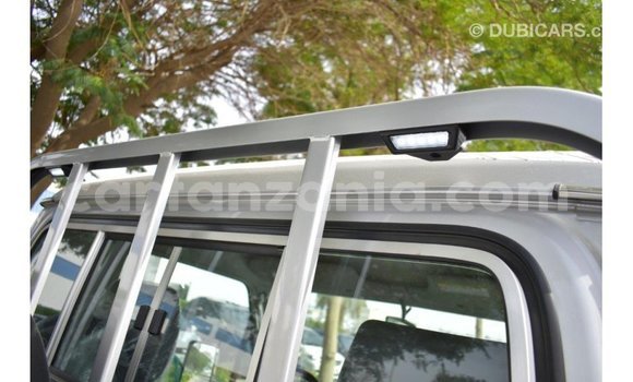 Nunua Imported Toyota Land Cruiser Nyingine Gari ndani ya Import - Dubai nchini Arusha Nunua Imported Toyota Land Cruiser Nyingine Gari ndani ya Import - Dubai nchini Arusha