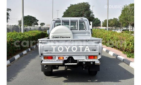 Nunua Imported Toyota Land Cruiser Nyingine Gari ndani ya Import - Dubai nchini Arusha Nunua Imported Toyota Land Cruiser Nyingine Gari ndani ya Import - Dubai nchini Arusha