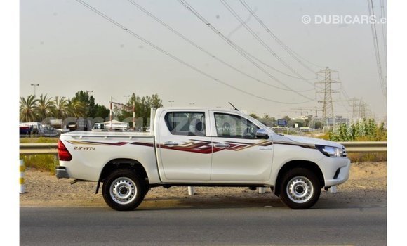 Buy Import Toyota Hilux White Car in Import - Dubai in Arusha Buy Import Toyota Hilux White Car in Import - Dubai in Arusha