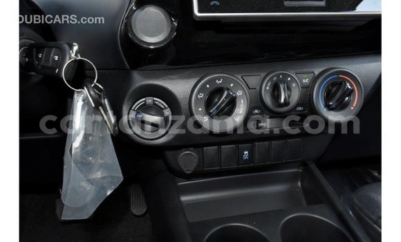 Buy Import Toyota Hilux White Car in Import - Dubai in Arusha Buy Import Toyota Hilux White Car in Import - Dubai in Arusha