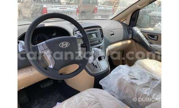 Nunua Imported Hyundai Accent Nyeupe Gari ndani ya Import - Dubai nchini Arusha Nunua Imported Hyundai Accent Nyeupe Gari ndani ya Import - Dubai nchini Arusha