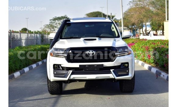 Buy Import Toyota Land Cruiser White Car in Import - Dubai in Arusha Buy Import Toyota Land Cruiser White Car in Import - Dubai in Arusha