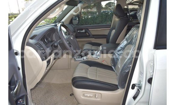 Buy Import Toyota Land Cruiser White Car in Import - Dubai in Arusha Buy Import Toyota Land Cruiser White Car in Import - Dubai in Arusha
