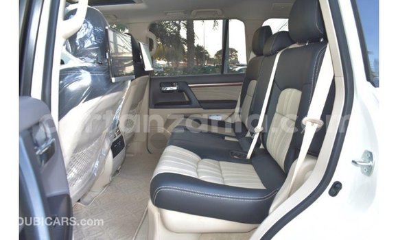Buy Import Toyota Land Cruiser White Car in Import - Dubai in Arusha Buy Import Toyota Land Cruiser White Car in Import - Dubai in Arusha