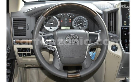 Buy Import Toyota Land Cruiser White Car in Import - Dubai in Arusha Buy Import Toyota Land Cruiser White Car in Import - Dubai in Arusha