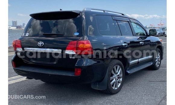 Nunua Imported Toyota Land Cruiser Nyeusi Gari ndani ya Import - Dubai nchini Arusha Nunua Imported Toyota Land Cruiser Nyeusi Gari ndani ya Import - Dubai nchini Arusha