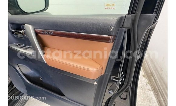 Nunua Imported Toyota Land Cruiser Nyeusi Gari ndani ya Import - Dubai nchini Arusha Nunua Imported Toyota Land Cruiser Nyeusi Gari ndani ya Import - Dubai nchini Arusha