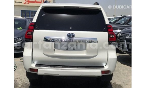 Nunua Imported Toyota Prado Nyeupe Gari ndani ya Import - Dubai nchini Arusha Nunua Imported Toyota Prado Nyeupe Gari ndani ya Import - Dubai nchini Arusha