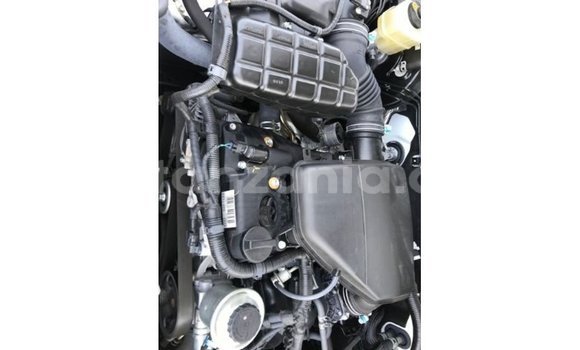 Nunua Imported Toyota Prado Nyeupe Gari ndani ya Import - Dubai nchini Arusha Nunua Imported Toyota Prado Nyeupe Gari ndani ya Import - Dubai nchini Arusha