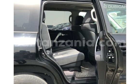 Nunua Imported Toyota Land Cruiser Nyeusi Gari ndani ya Import - Dubai nchini Arusha Nunua Imported Toyota Land Cruiser Nyeusi Gari ndani ya Import - Dubai nchini Arusha