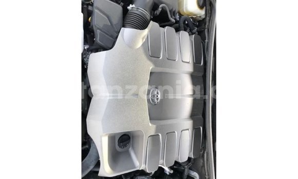 Nunua Imported Toyota Land Cruiser Nyeusi Gari ndani ya Import - Dubai nchini Arusha Nunua Imported Toyota Land Cruiser Nyeusi Gari ndani ya Import - Dubai nchini Arusha