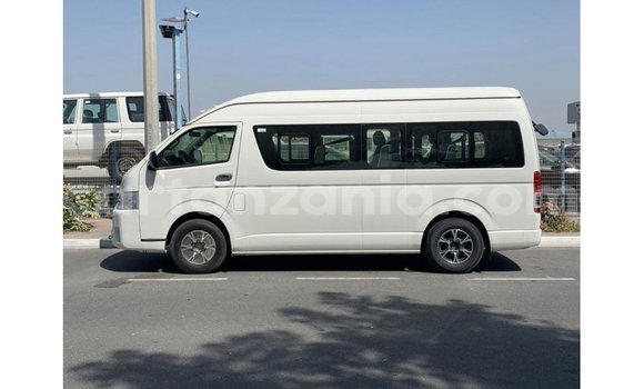 Nunua Imported Toyota Hiace Nyeupe Gari ndani ya Import - Dubai nchini Arusha Nunua Imported Toyota Hiace Nyeupe Gari ndani ya Import - Dubai nchini Arusha