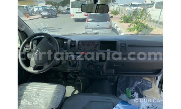 Nunua Imported Toyota Hiace Nyeupe Gari ndani ya Import - Dubai nchini Arusha Nunua Imported Toyota Hiace Nyeupe Gari ndani ya Import - Dubai nchini Arusha