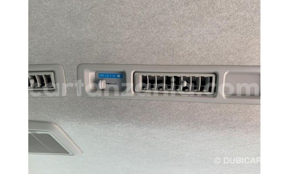 Nunua Imported Toyota Hiace Nyeupe Gari ndani ya Import - Dubai nchini Arusha Nunua Imported Toyota Hiace Nyeupe Gari ndani ya Import - Dubai nchini Arusha