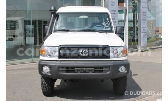 Nunua Imported Toyota Land Cruiser Nyeupe Gari ndani ya Import - Dubai nchini Arusha Nunua Imported Toyota Land Cruiser Nyeupe Gari ndani ya Import - Dubai nchini Arusha