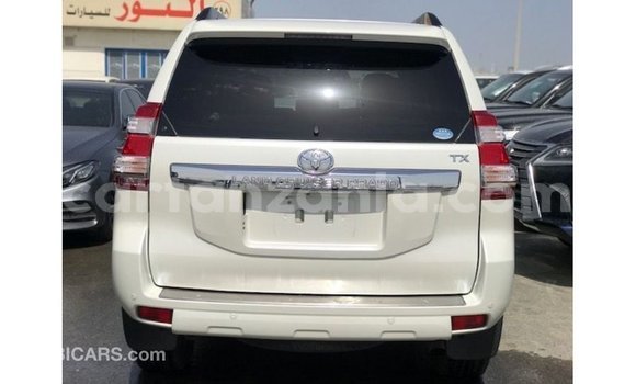Nunua Imported Toyota Prado Nyeupe Gari ndani ya Import - Dubai nchini Arusha Nunua Imported Toyota Prado Nyeupe Gari ndani ya Import - Dubai nchini Arusha