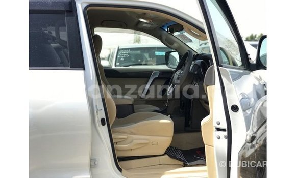 Nunua Imported Toyota Prado Nyeupe Gari ndani ya Import - Dubai nchini Arusha Nunua Imported Toyota Prado Nyeupe Gari ndani ya Import - Dubai nchini Arusha