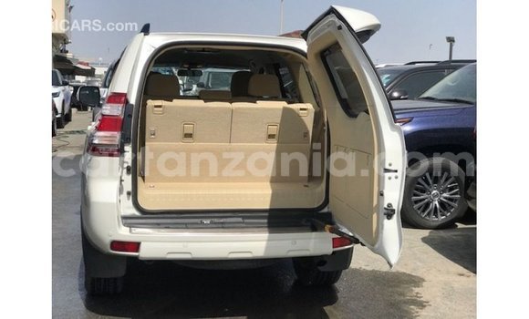 Nunua Imported Toyota Prado Nyeupe Gari ndani ya Import - Dubai nchini Arusha Nunua Imported Toyota Prado Nyeupe Gari ndani ya Import - Dubai nchini Arusha