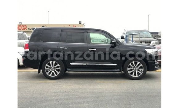 Nunua Imported Toyota Land Cruiser Nyeusi Gari ndani ya Import - Dubai nchini Arusha Nunua Imported Toyota Land Cruiser Nyeusi Gari ndani ya Import - Dubai nchini Arusha