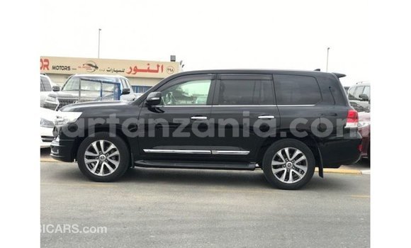 Nunua Imported Toyota Land Cruiser Nyeusi Gari ndani ya Import - Dubai nchini Arusha Nunua Imported Toyota Land Cruiser Nyeusi Gari ndani ya Import - Dubai nchini Arusha