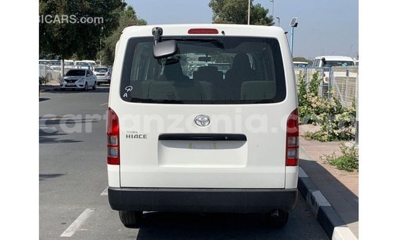Nunua Imported Toyota Hiace Nyeupe Gari ndani ya Import - Dubai nchini Arusha Nunua Imported Toyota Hiace Nyeupe Gari ndani ya Import - Dubai nchini Arusha