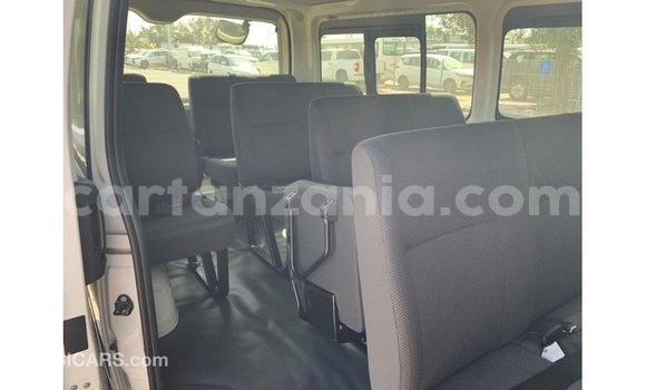 Nunua Imported Toyota Hiace Nyeupe Gari ndani ya Import - Dubai nchini Arusha Nunua Imported Toyota Hiace Nyeupe Gari ndani ya Import - Dubai nchini Arusha