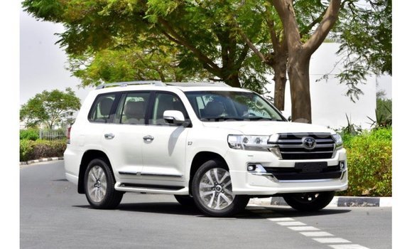 Buy Import Toyota Land Cruiser White Car in Import - Dubai in Arusha Buy Import Toyota Land Cruiser White Car in Import - Dubai in Arusha