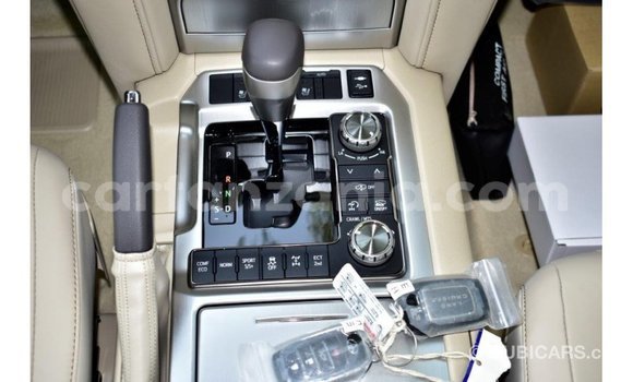 Buy Import Toyota Land Cruiser White Car in Import - Dubai in Arusha Buy Import Toyota Land Cruiser White Car in Import - Dubai in Arusha