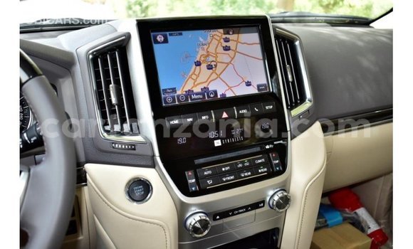 Buy Import Toyota Land Cruiser White Car in Import - Dubai in Arusha Buy Import Toyota Land Cruiser White Car in Import - Dubai in Arusha