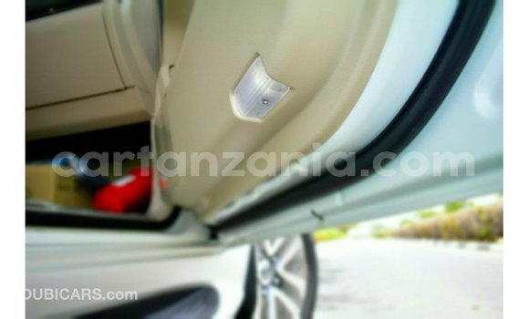 Buy Import Toyota Land Cruiser White Car in Import - Dubai in Arusha Buy Import Toyota Land Cruiser White Car in Import - Dubai in Arusha