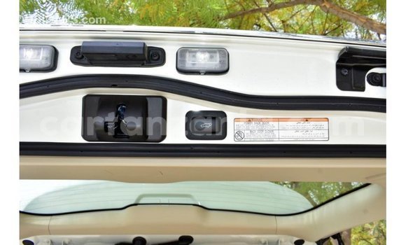 Buy Import Toyota Land Cruiser White Car in Import - Dubai in Arusha Buy Import Toyota Land Cruiser White Car in Import - Dubai in Arusha