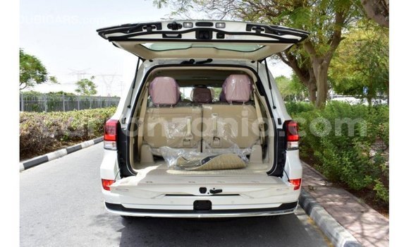 Buy Import Toyota Land Cruiser White Car in Import - Dubai in Arusha Buy Import Toyota Land Cruiser White Car in Import - Dubai in Arusha