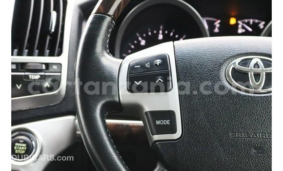 Nunua Imported Toyota Land Cruiser Nyeupe Gari ndani ya Import - Dubai nchini Arusha Nunua Imported Toyota Land Cruiser Nyeupe Gari ndani ya Import - Dubai nchini Arusha