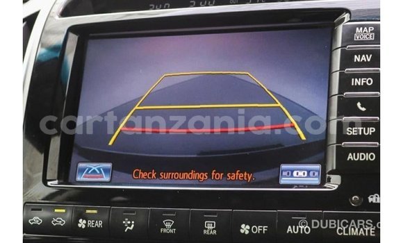 Nunua Imported Toyota Land Cruiser Nyeupe Gari ndani ya Import - Dubai nchini Arusha Nunua Imported Toyota Land Cruiser Nyeupe Gari ndani ya Import - Dubai nchini Arusha