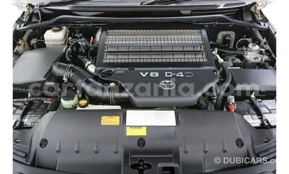 Nunua Imported Toyota Land Cruiser Nyeupe Gari ndani ya Import - Dubai nchini Arusha Nunua Imported Toyota Land Cruiser Nyeupe Gari ndani ya Import - Dubai nchini Arusha