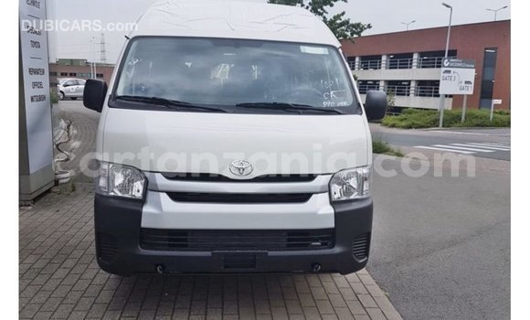 Nunua Imported Toyota Hiace Nyeupe Gari ndani ya Import - Dubai nchini Arusha Nunua Imported Toyota Hiace Nyeupe Gari ndani ya Import - Dubai nchini Arusha