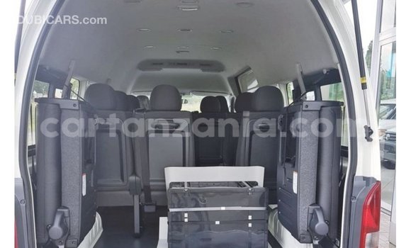 Nunua Imported Toyota Hiace Nyeupe Gari ndani ya Import - Dubai nchini Arusha Nunua Imported Toyota Hiace Nyeupe Gari ndani ya Import - Dubai nchini Arusha